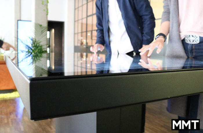 AVR-EDGE-MultiTouch-Table-65-Inch-Demodern-Office-900px-05